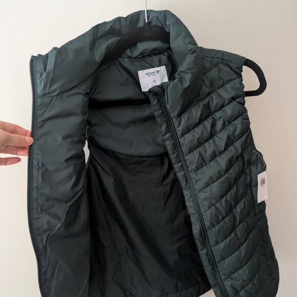 Old Navy Active Puffer Vest - Picture 4 of 6